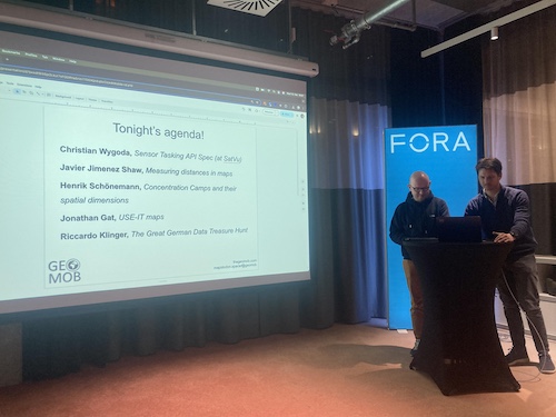 The Geomob logo on the introductory presentation at Geomob Berlin Feb 2025